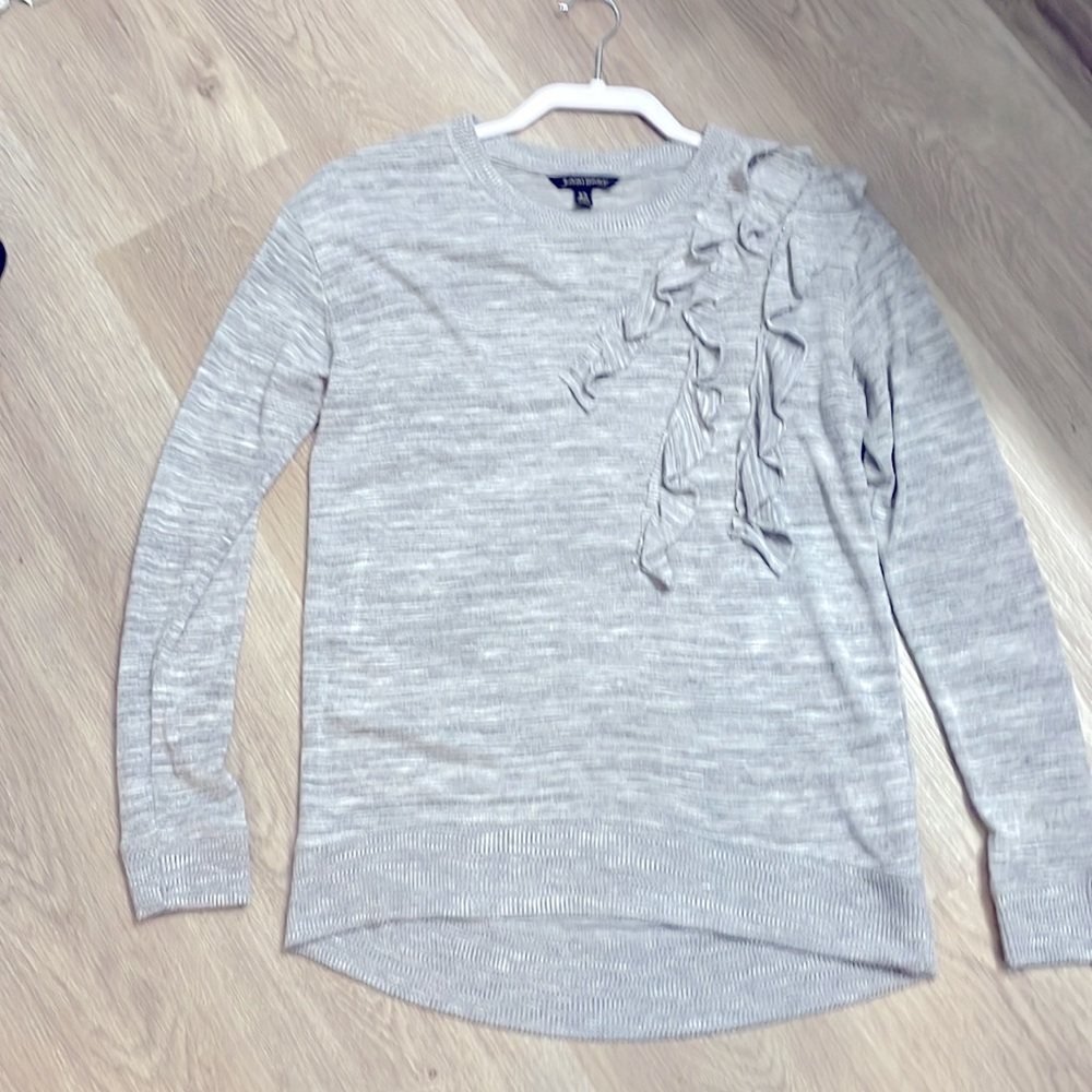 Banana Republic - Woman’s Long Sleeve w/Ruffles Top - Gray XS - Picture 3 of 6